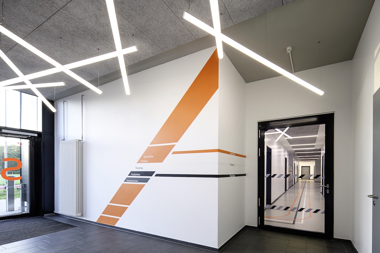 Sporthalle Universit&auml;t Vechta | Leit- und Orientierungssystem
