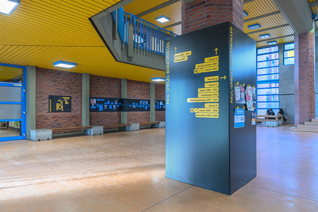 Paul-Spiegel-Berufskolleg Warendorf | Leit- und Orientierungssystem