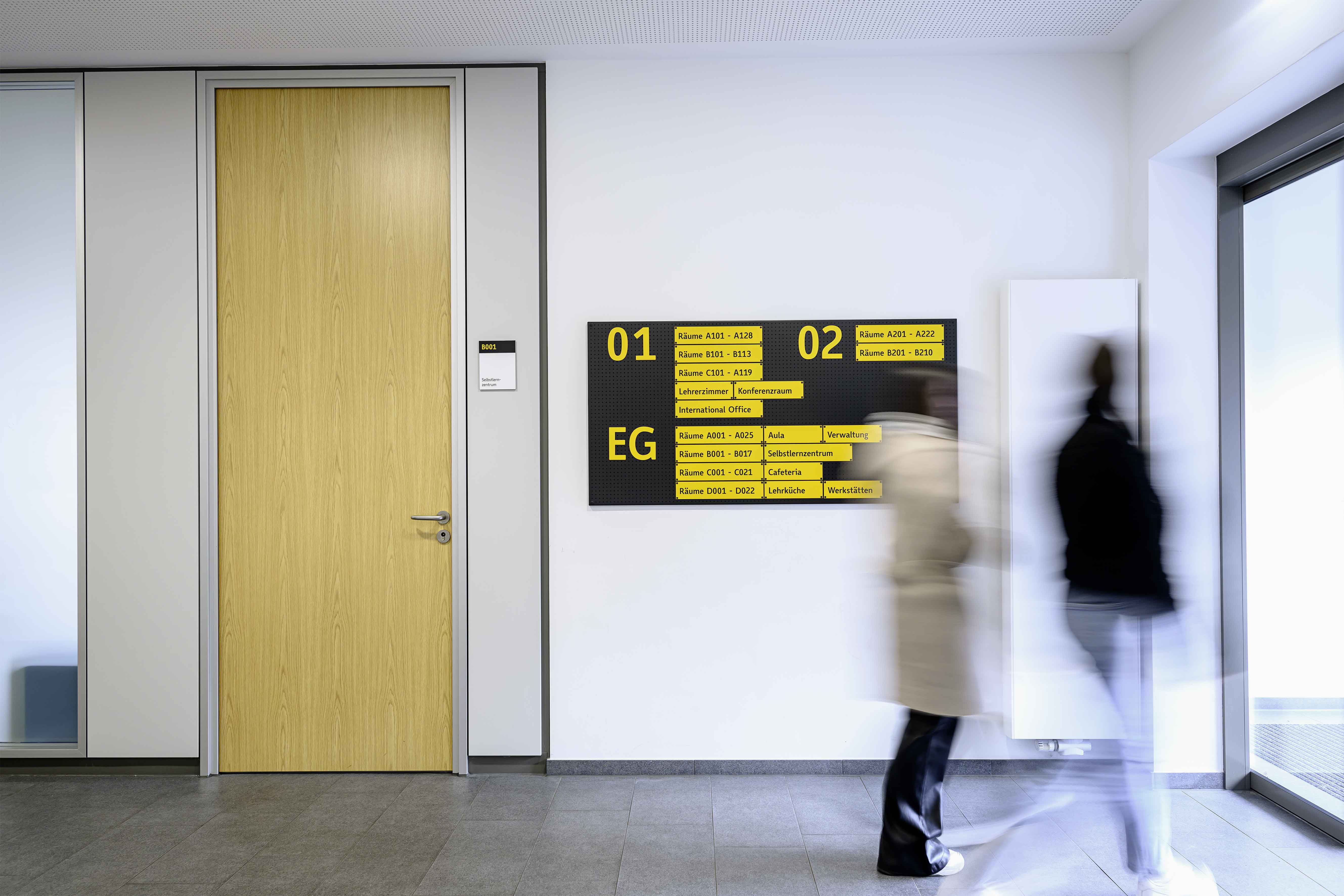 Paul-Spiegel-Berufskolleg Warendorf | Leit- und Orientierungssystem