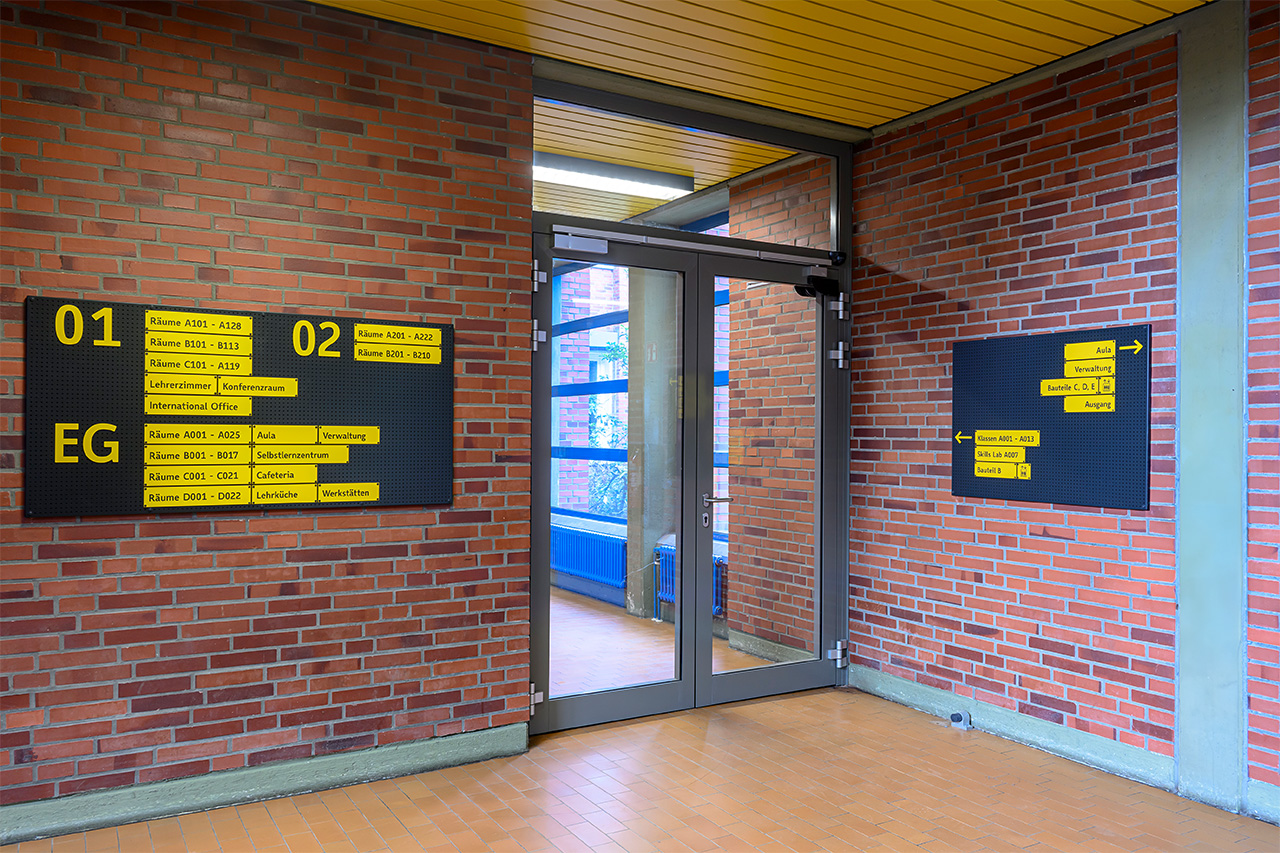 Paul-Spiegel-Berufskolleg Warendorf | Leit- und Orientierungssystem